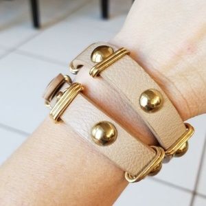 Fashion lfaux eather and gold stud bracelet.
